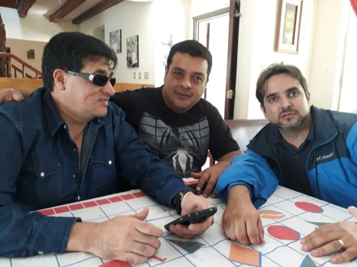Sobremesa entre primos